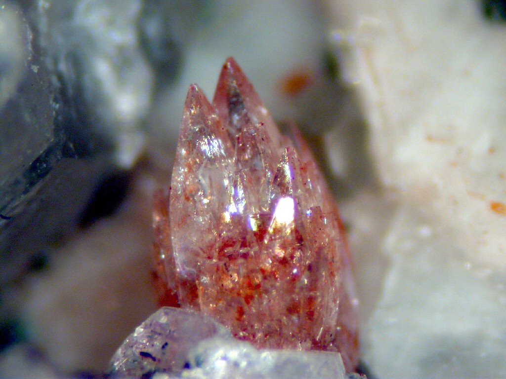 Large Kainosite-(Y) Image